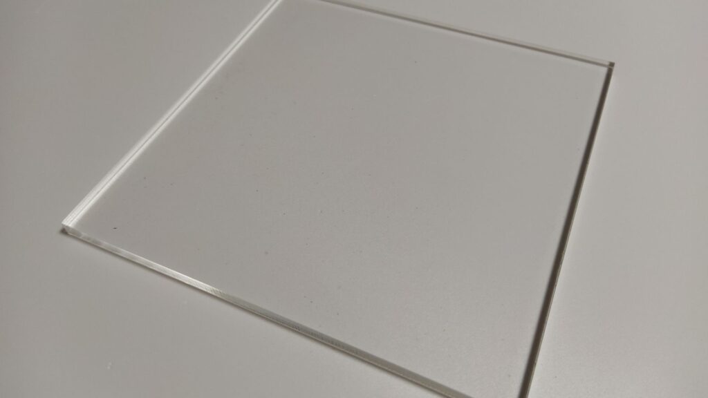 plexiglass trasparente